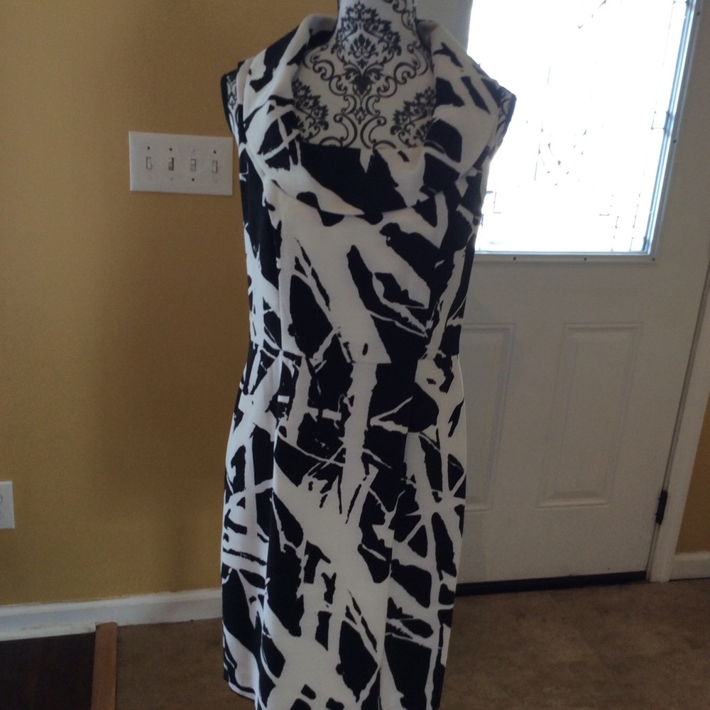 Black and white sleeveless dress size 10